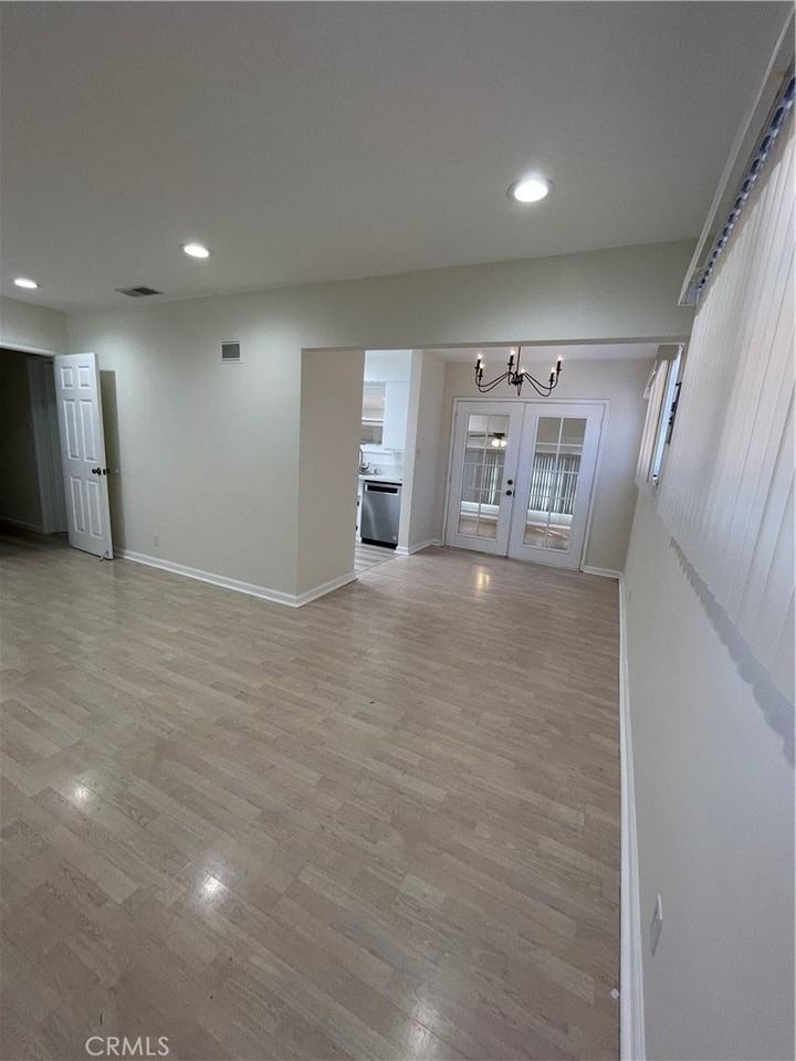 14261 Cedarwood St - Photo 5 of 15