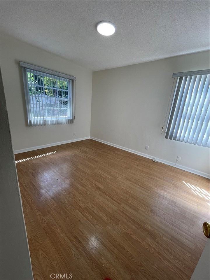 14261 Cedarwood St - Photo 6 of 15