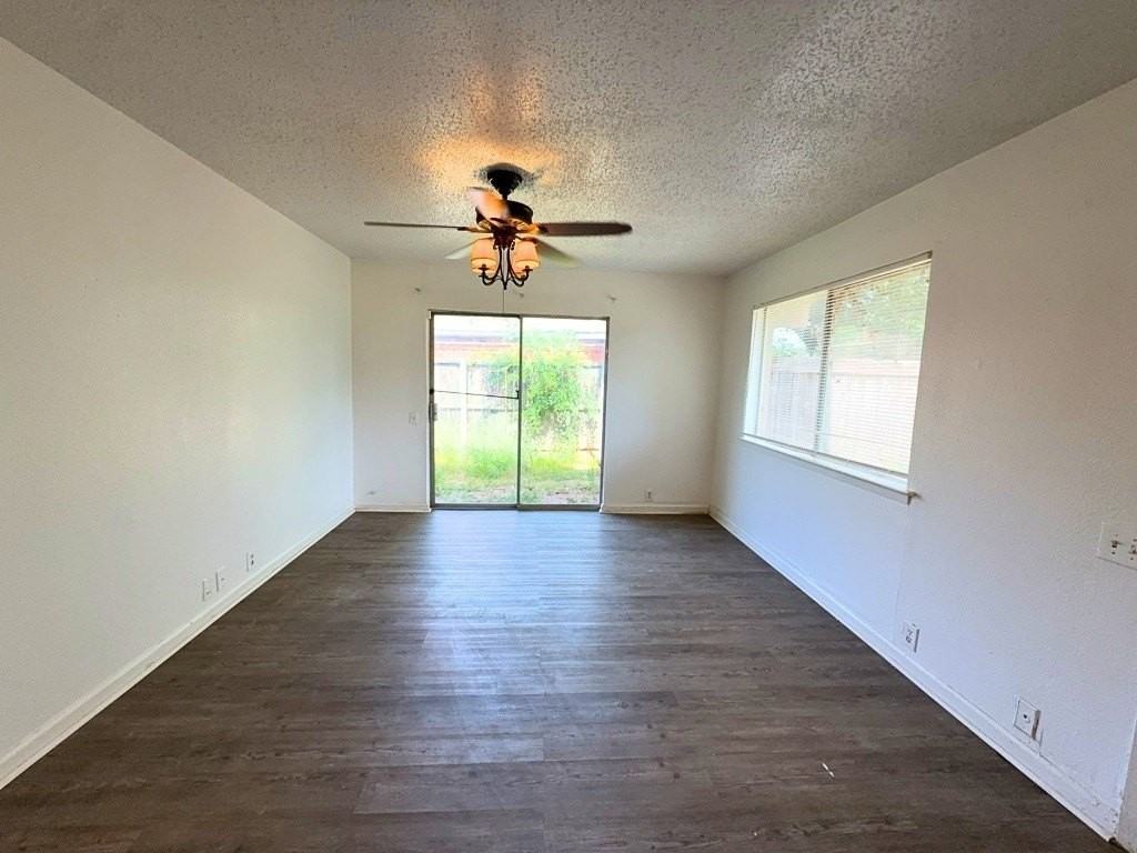 2613 Amherst Ct - Photo 3 of 8