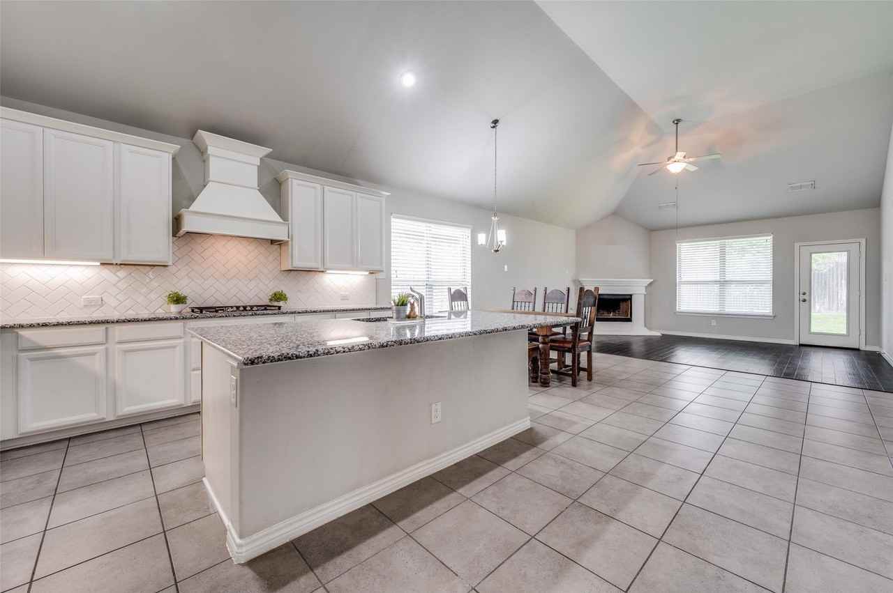 925 Lake Cypress Ln - Photo 6 of 27