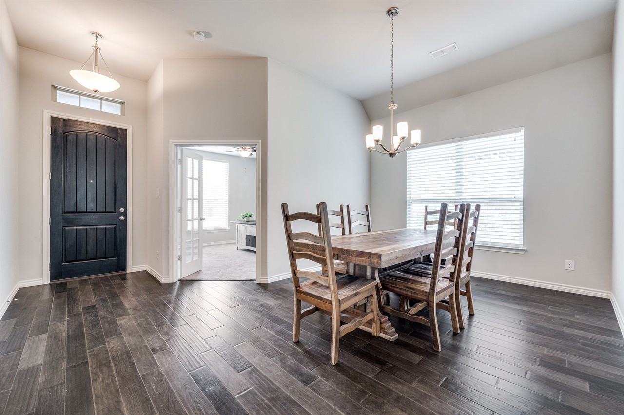 925 Lake Cypress Ln - Photo 7 of 27