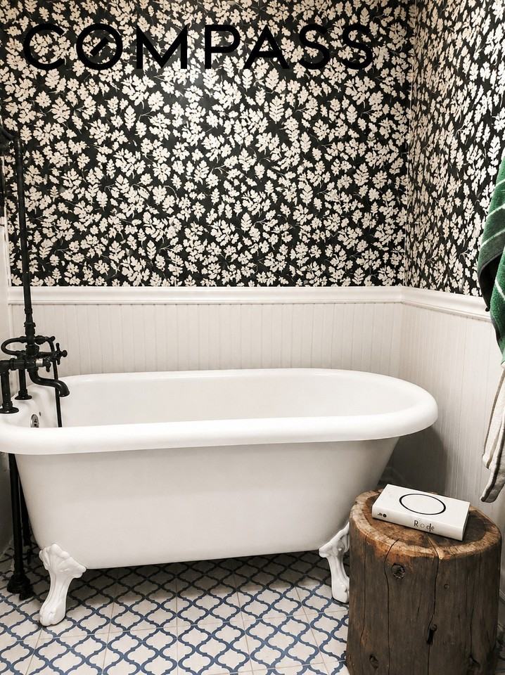 382 9th St #2 - Photo 4 of 10