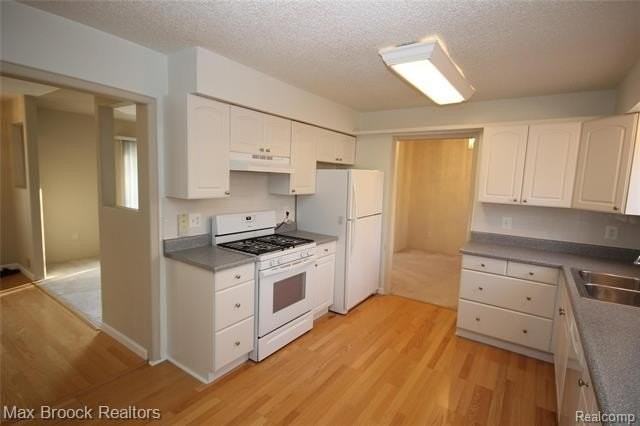 2120 Daintree Ave - Photo 4 of 26