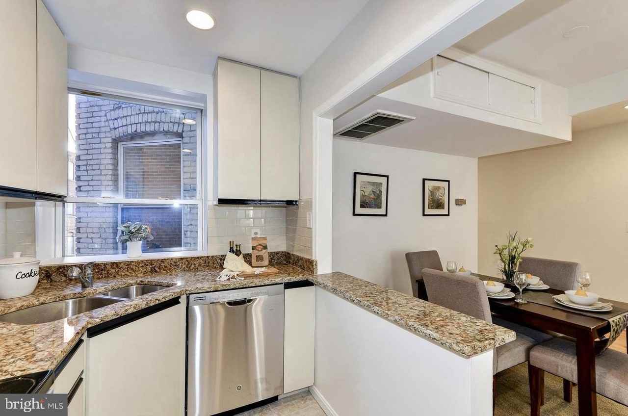 1112 25th St Nw #7 - Photo 5 of 13