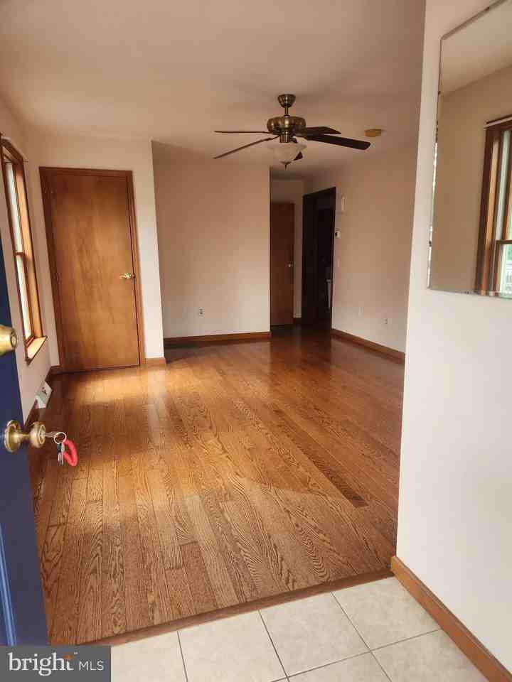 229 Central Ave - Photo 4 of 25
