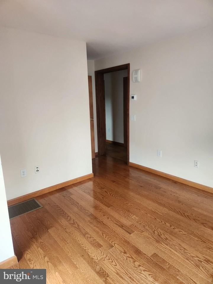 229 Central Ave - Photo 5 of 25