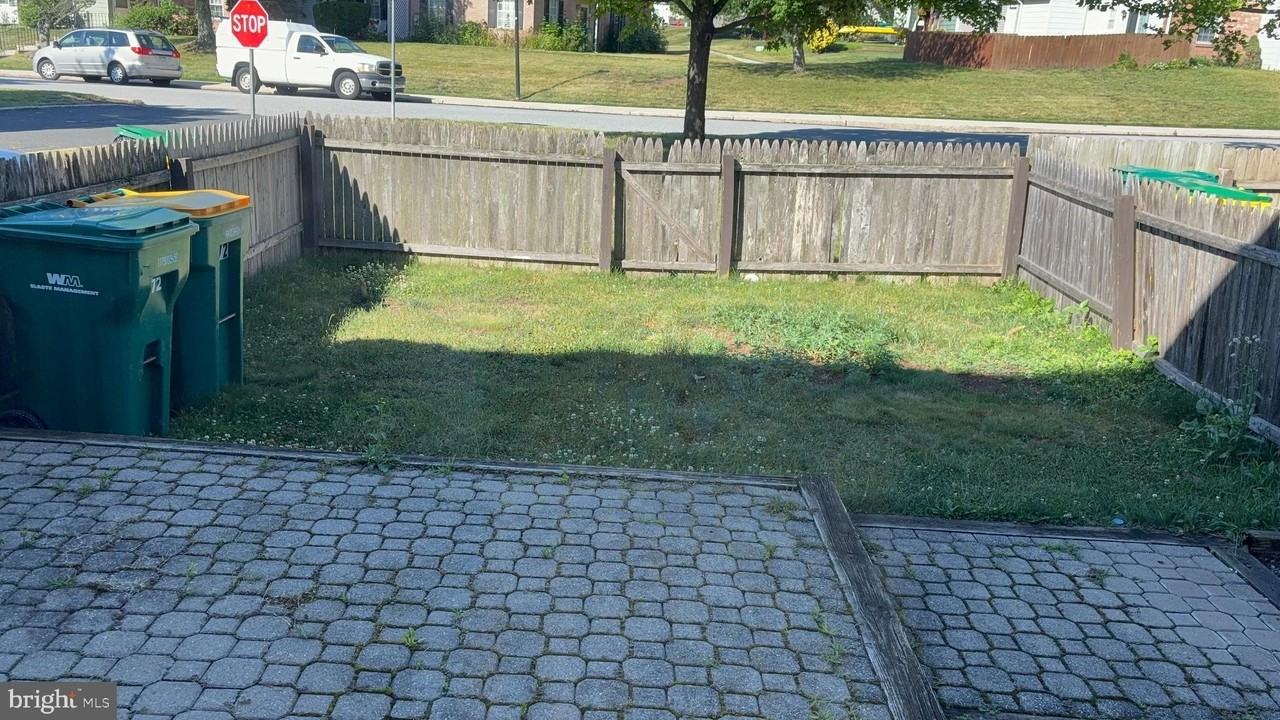 272 Lexington Rd - Photo 3 of 28