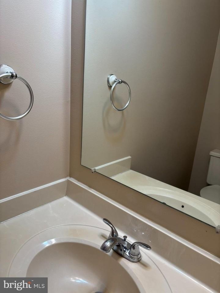 272 Lexington Rd - Photo 6 of 28
