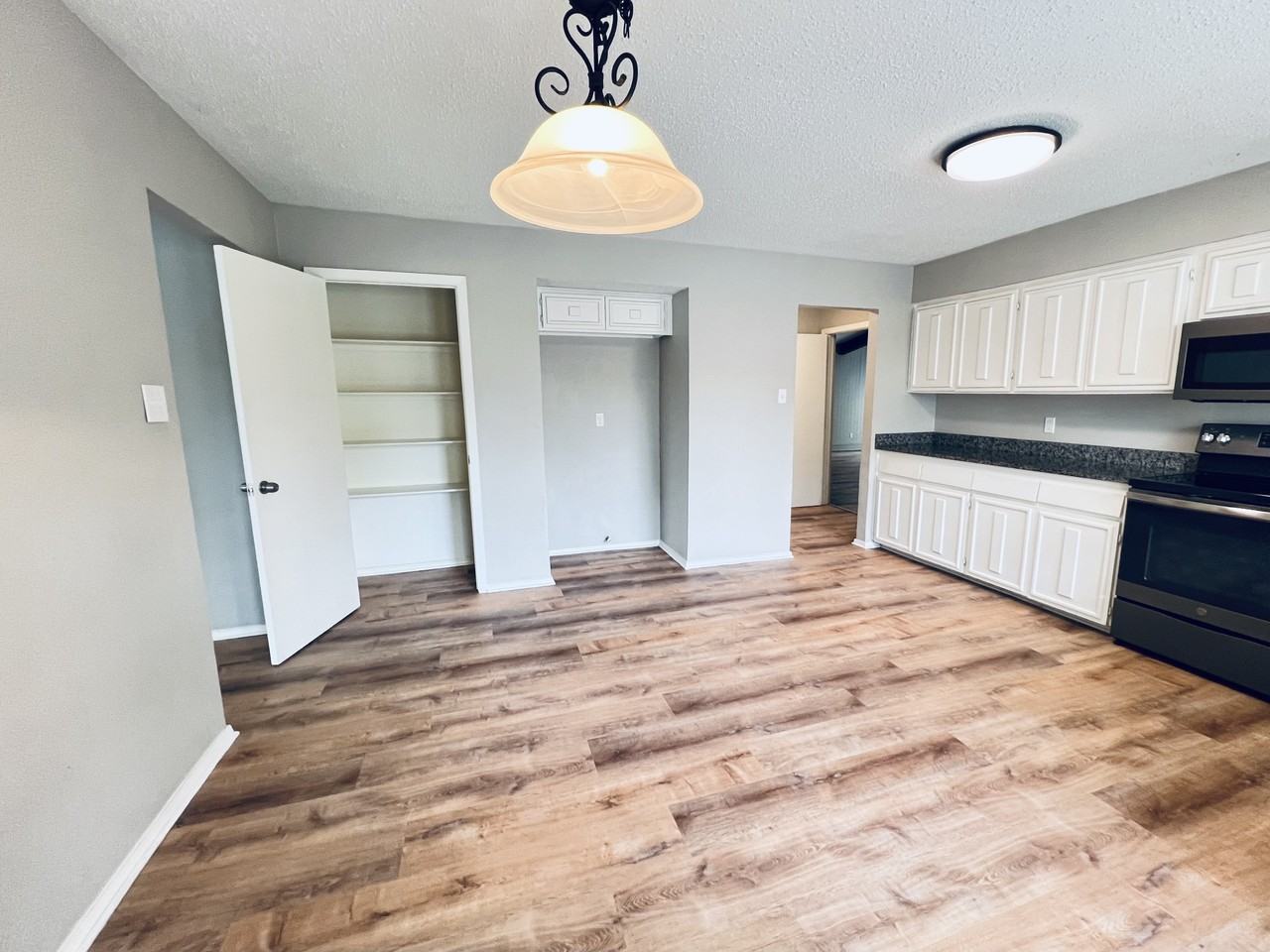 2102 Richwood Dr #1 - Photo 4 of 37