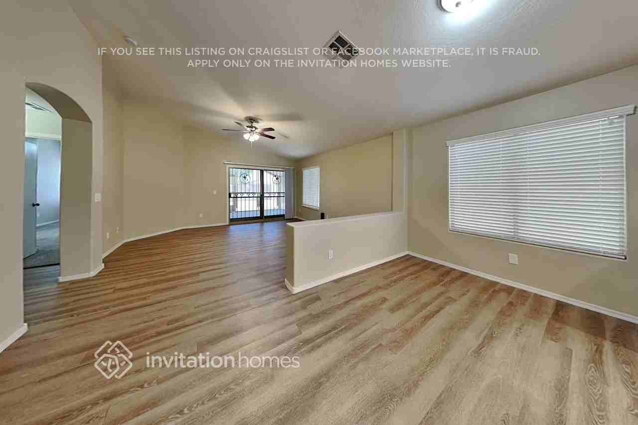 13383 W Watson Ln - Photo 7 of 20