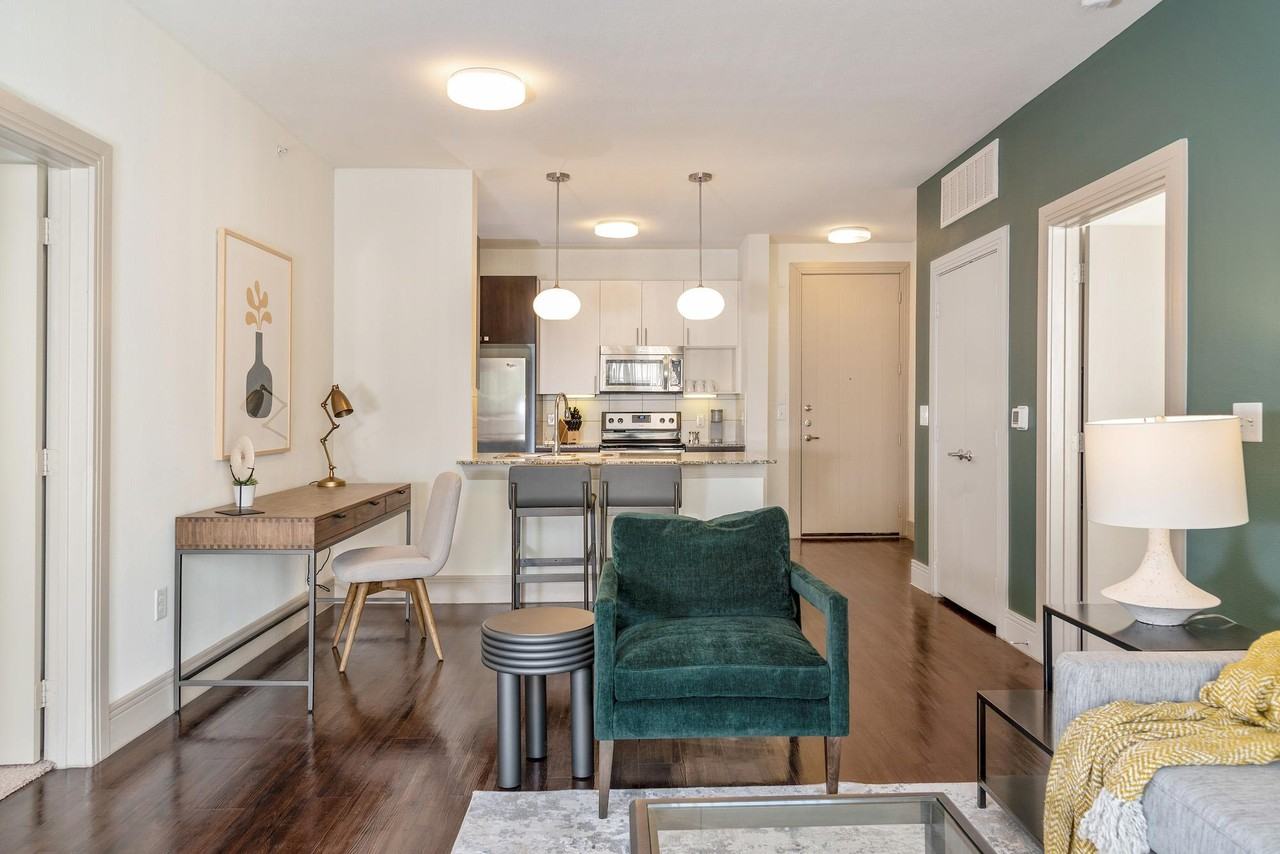 348 Main St - Photo 2 of 12