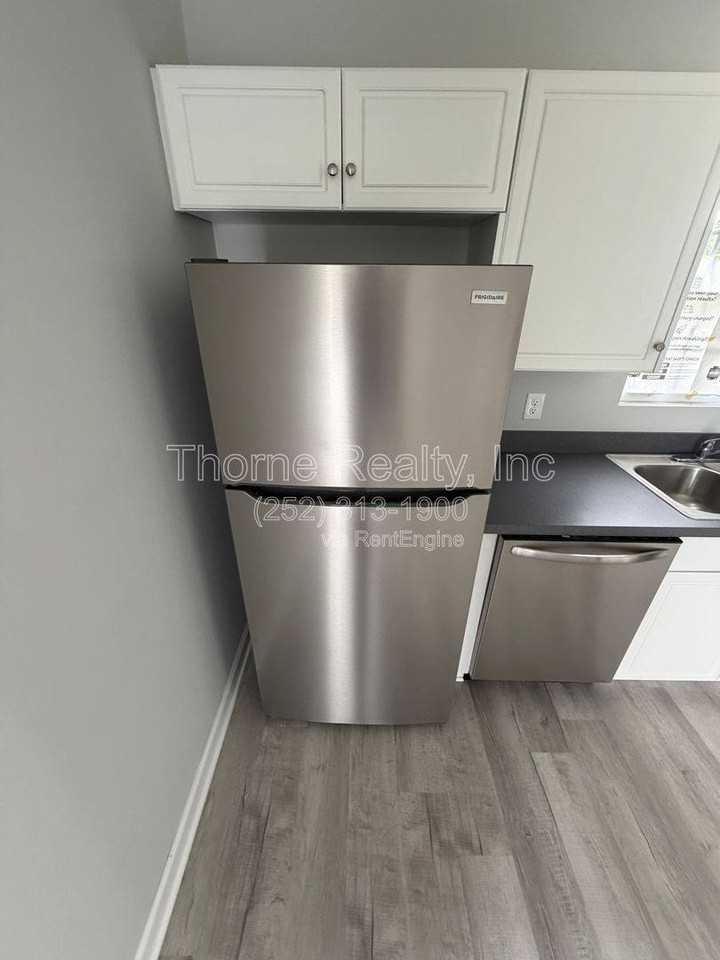 2411 Heath Ln - Photo 3 of 10