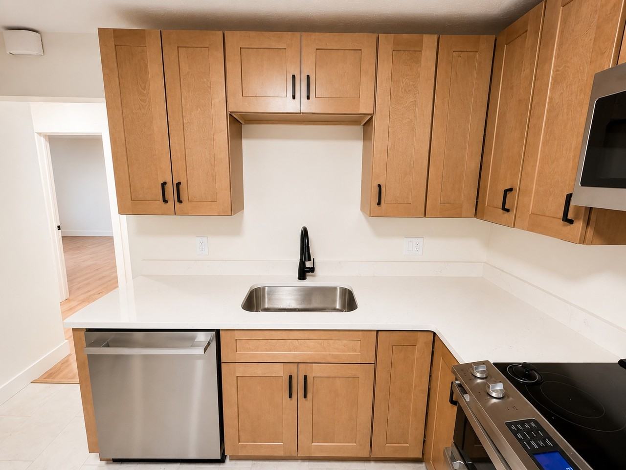 1823 E Stratford Ave #EAST - Photo 3 of 32