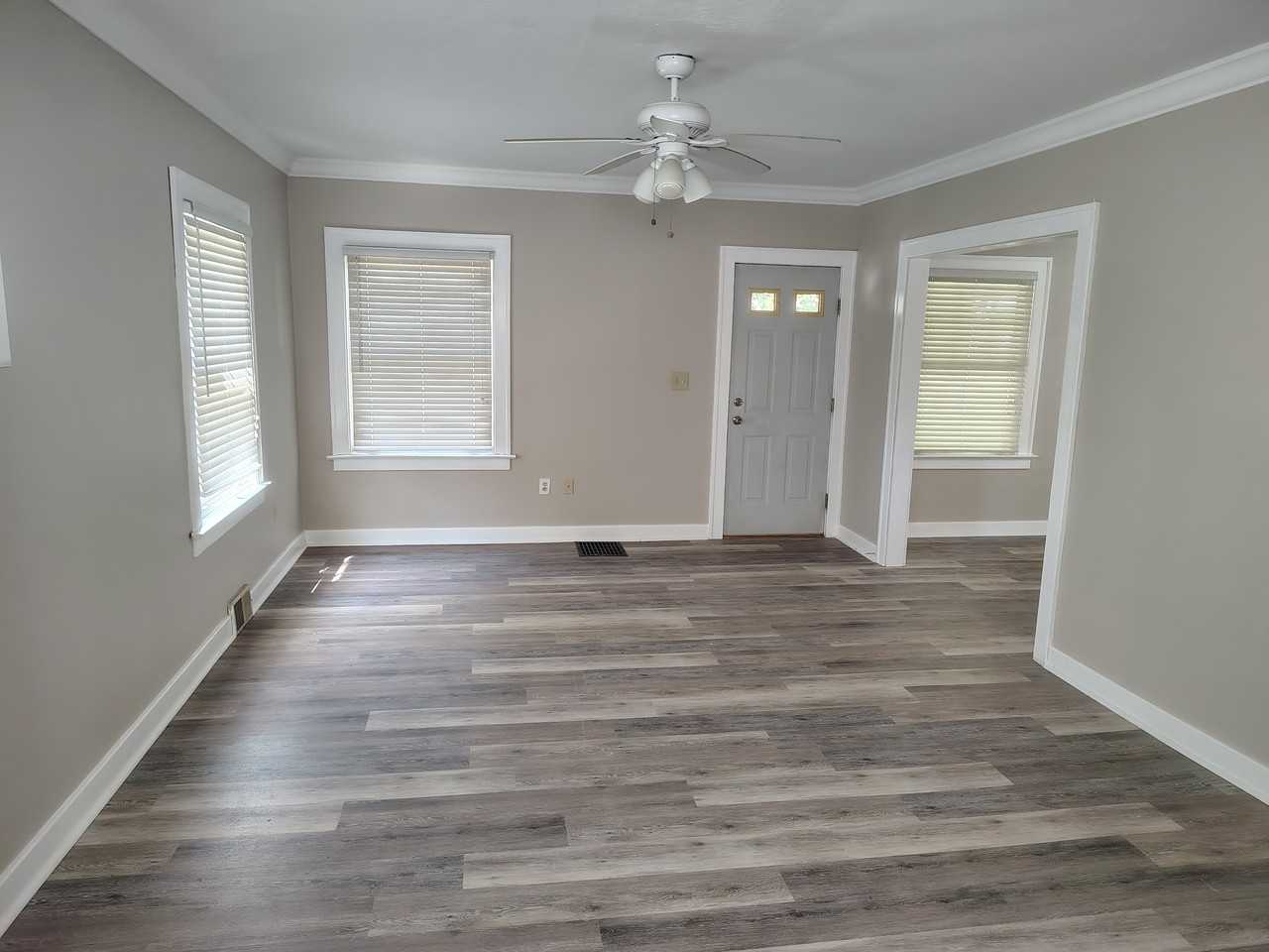 4342 Willys Pkwy - Photo 5 of 50