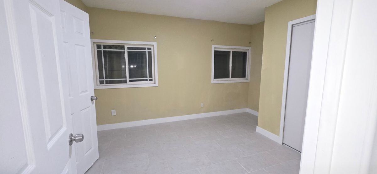 705 N Gunther St - Photo 6 of 8