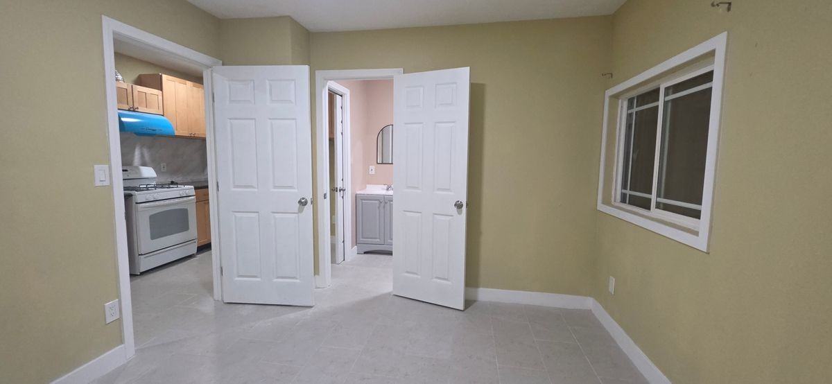 705 N Gunther St - Photo 7 of 8