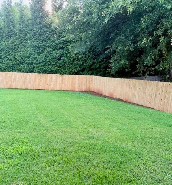 920 Charles Hall Dr - Photo 5 of 35