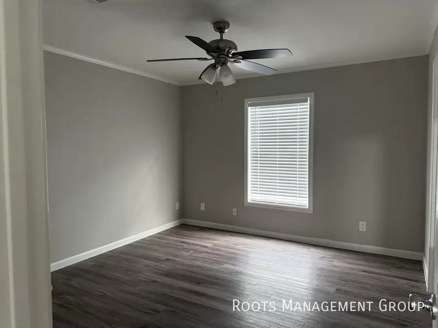 15927 Clarke Springs Dr #15927C - Photo 7 of 30