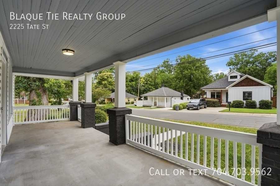 2225 Tate St - Photo 4 of 33