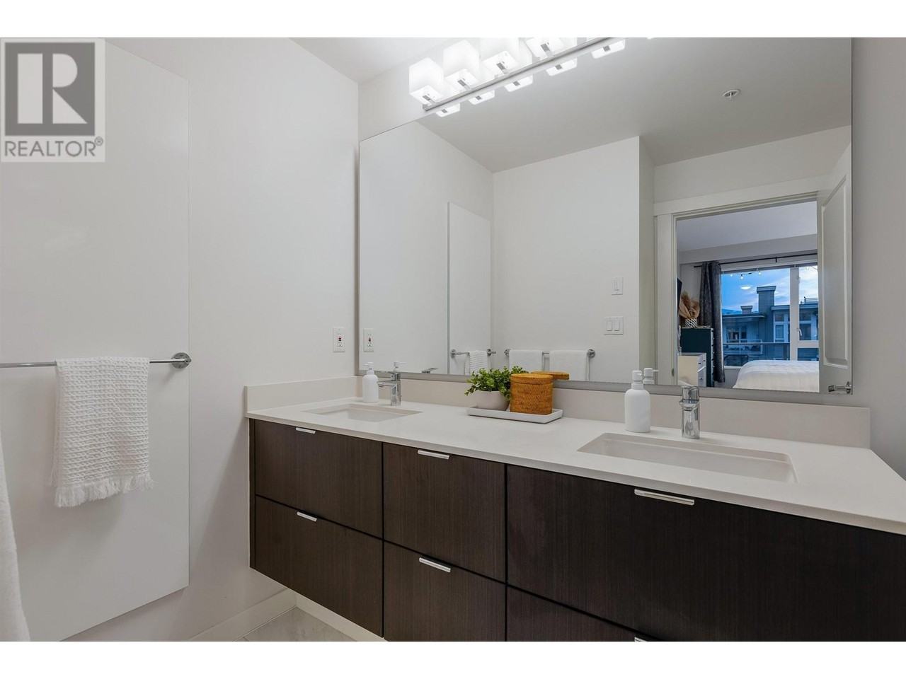 255 West 1st Street #527 - Photo 7 of 15