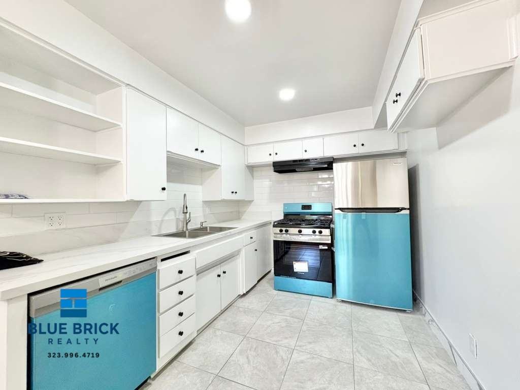 1411 N Curson Ave #2 - Photo 2 of 12