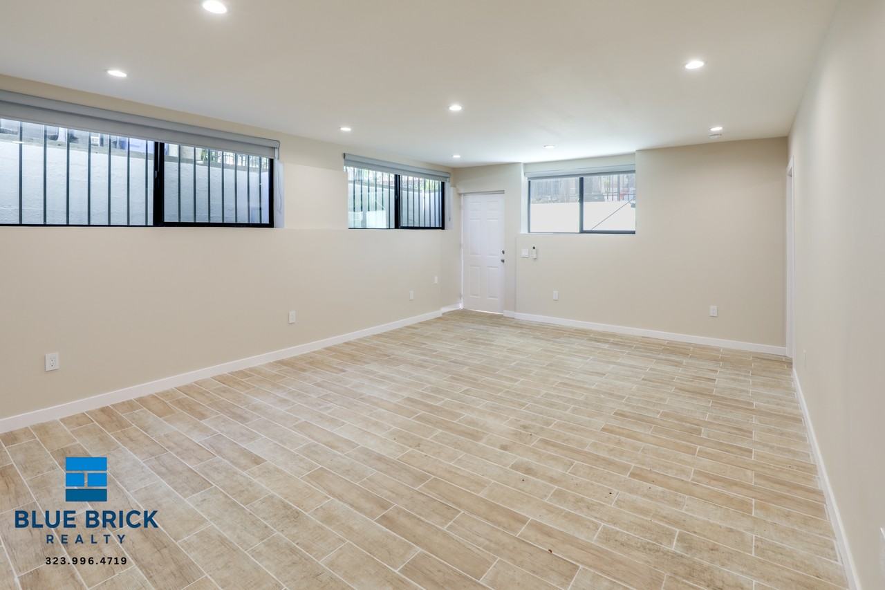 1035 N Hayworth Ave #100 - Photo 2 of 21