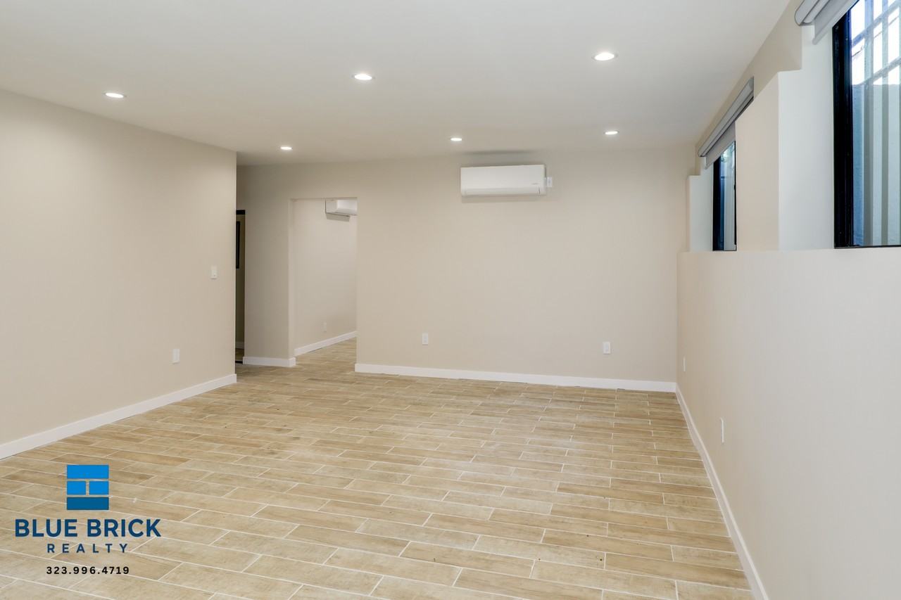 1035 N Hayworth Ave #100 - Photo 4 of 21