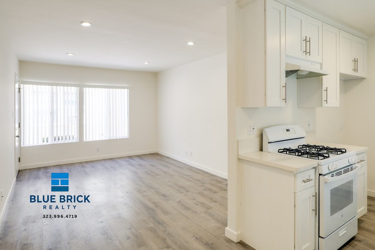 212 W Elk Ave #2 - Photo 4 of 14