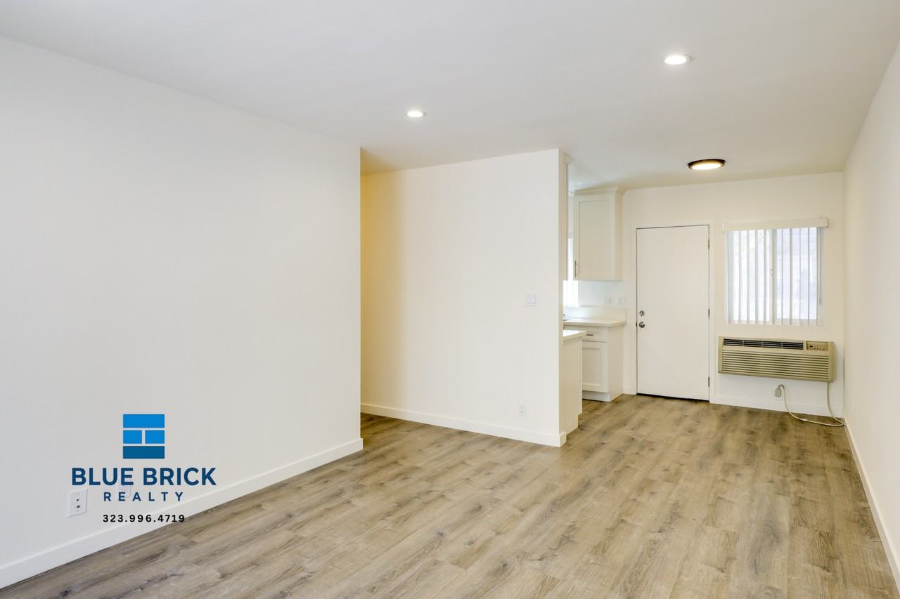 212 W Elk Ave #2 - Photo 6 of 14