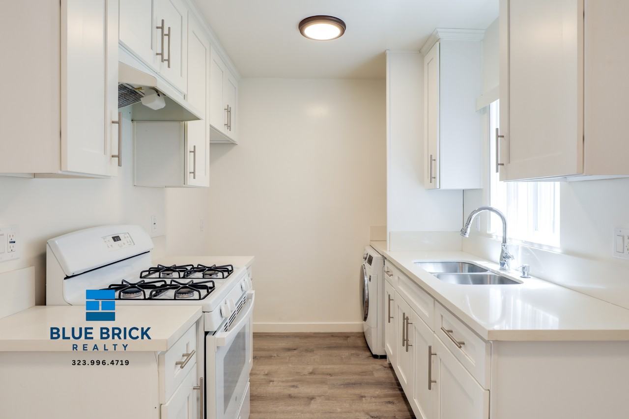 212 W Elk Ave #2 - Photo 7 of 14