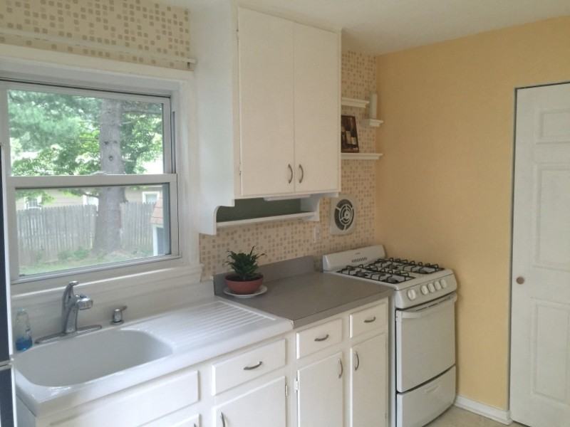 20 Elmhurst Cir - Photo 3 of 13