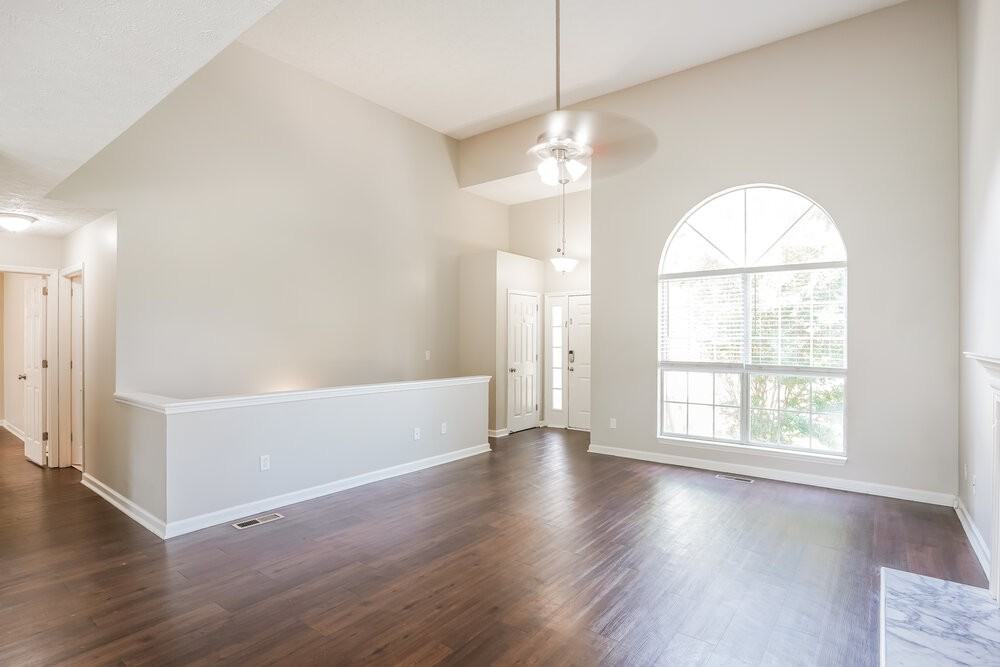 1207 Cedarbend Dr - Photo 5 of 17
