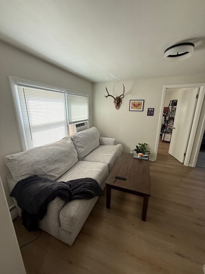 1547 Main St #1547 - Photo 5 of 9