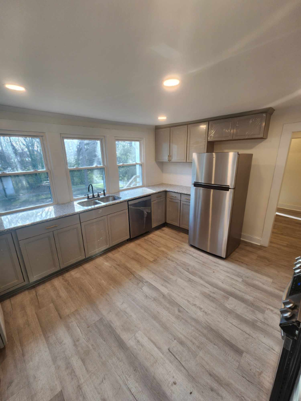 403 Vance Ave - Photo 2 of 9