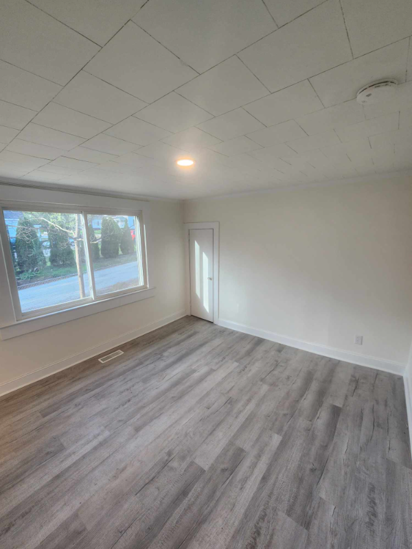 403 Vance Ave - Photo 5 of 9