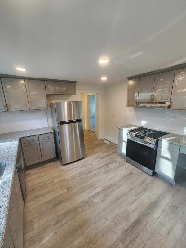 403 Vance Ave - Photo 6 of 9