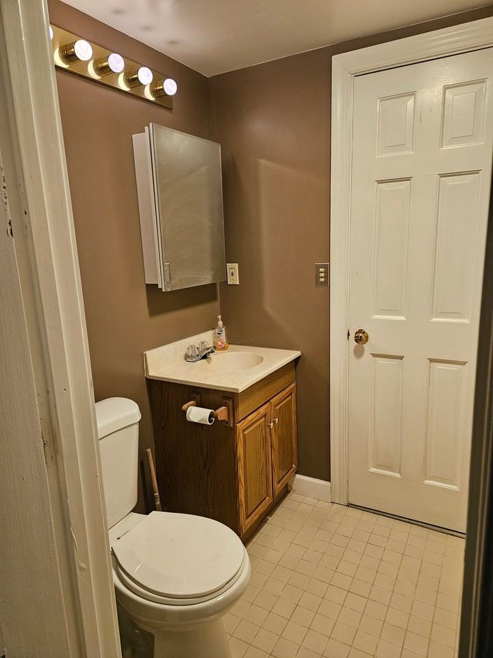 2638 Solomons Island Rd - Photo 5 of 9