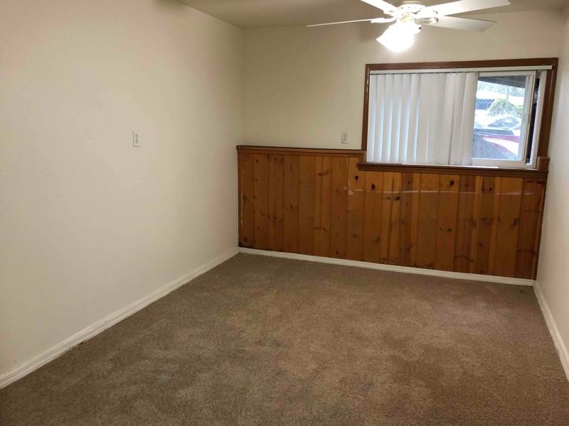 11730 8th Ave S - Photo 3 of 20