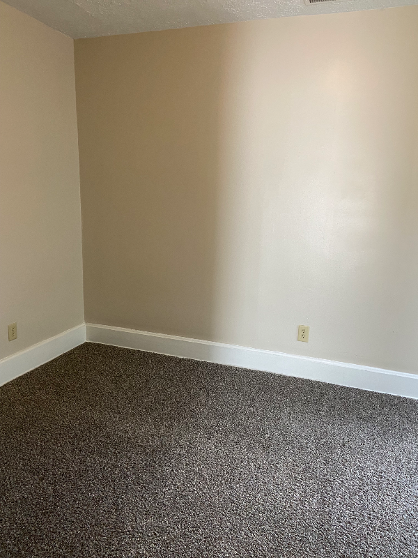 130 Garfield Ave - Photo 4 of 6