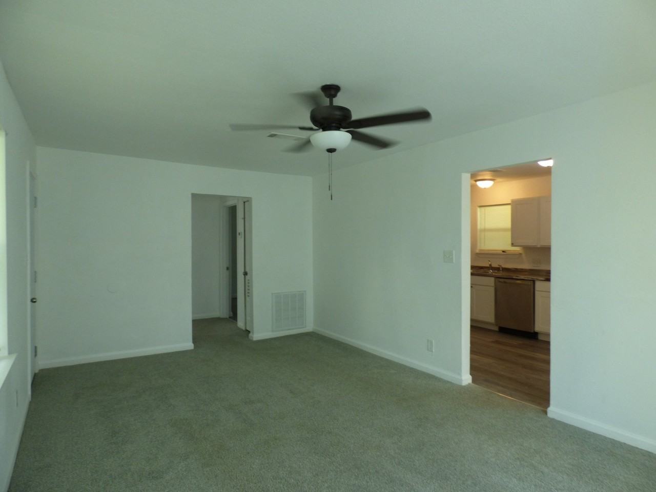 811 Texas Ave - Photo 6 of 11
