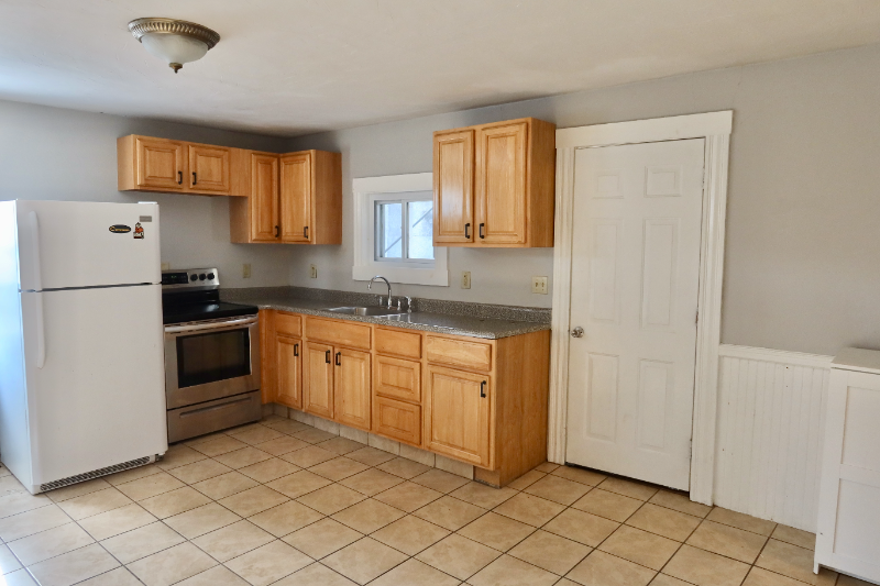 165 Grove St #1 - Photo 3 of 17