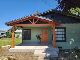 featured image of 105 Elk St