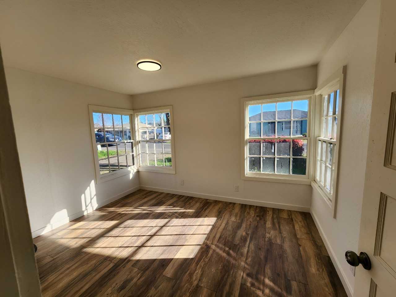 105 Elk St - Photo 3 of 13