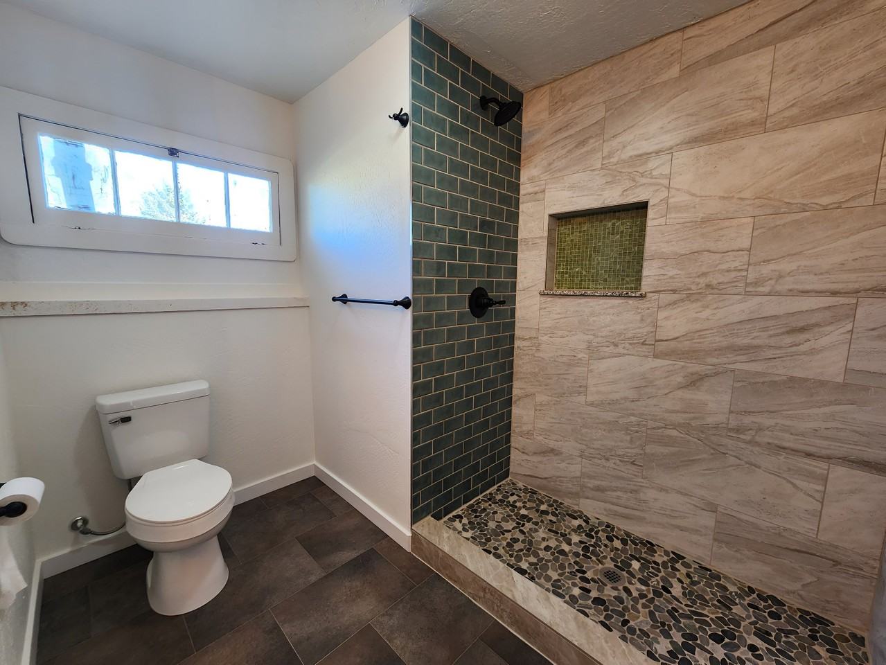 105 Elk St - Photo 7 of 13