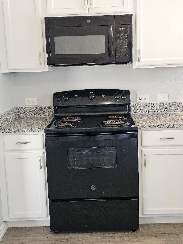 1602 M Ave - Photo 3 of 16