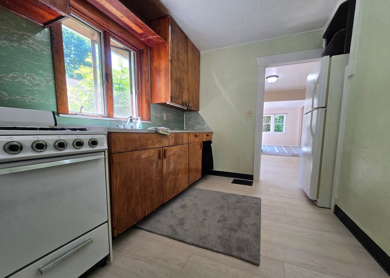 23 Stayman St - Photo 3 of 12