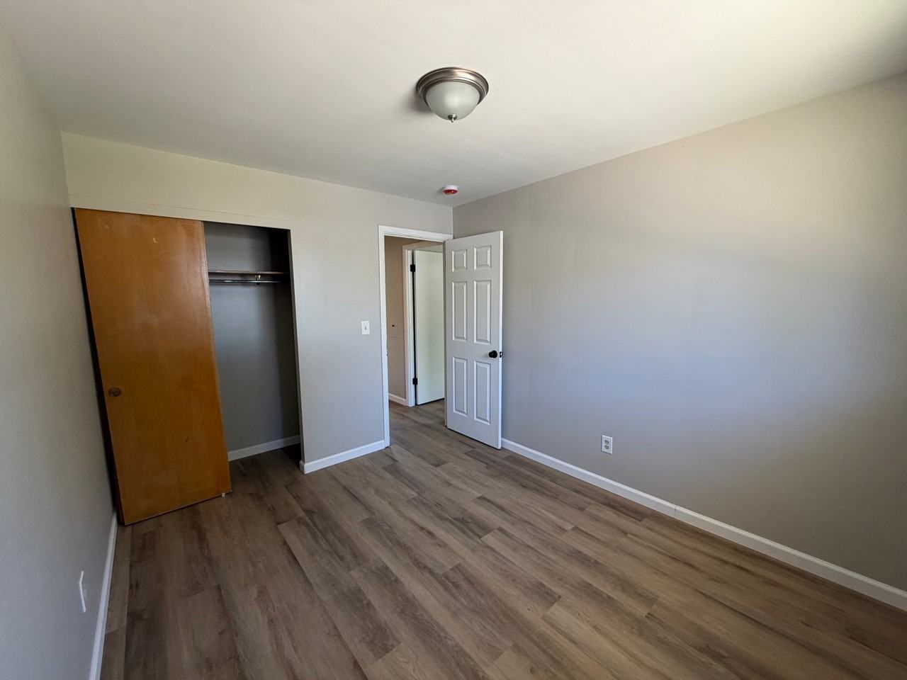 5556 Andover Blvd - Photo 7 of 8