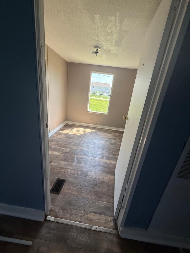 1801 Gilbert Dr - Photo 3 of 13