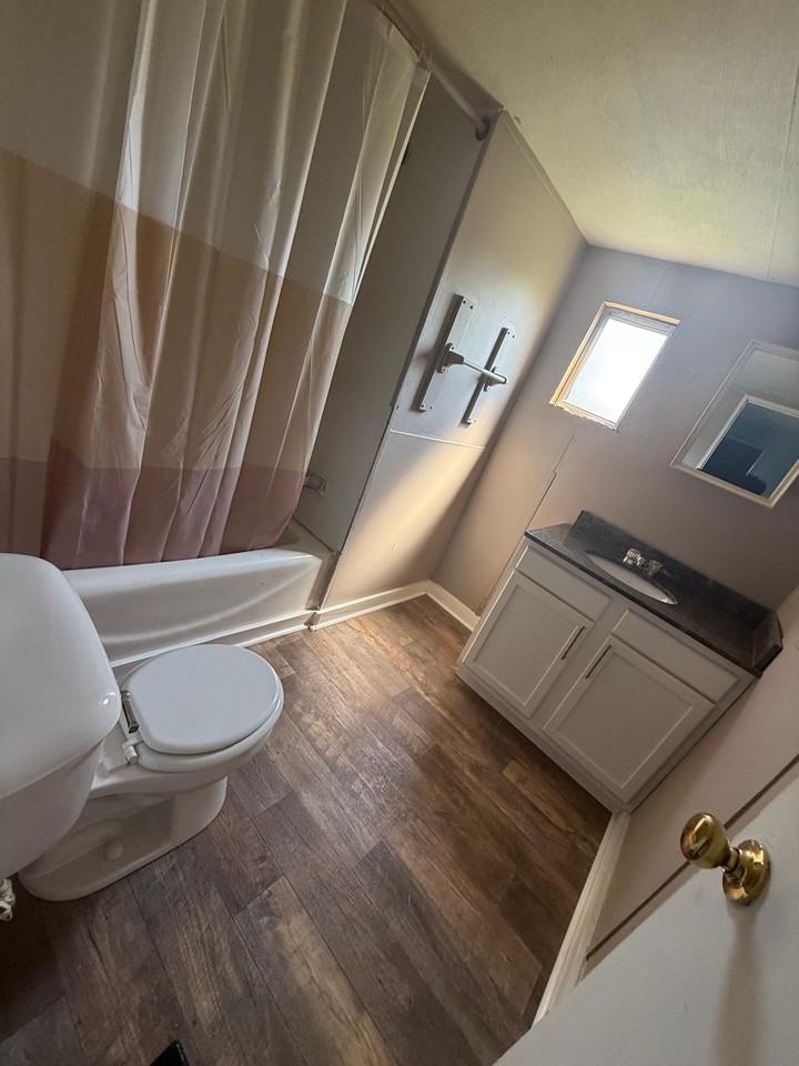 1801 Gilbert Dr - Photo 5 of 13