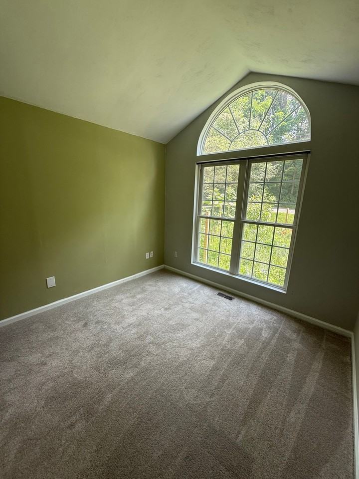 207 Staples St - Photo 2 of 10
